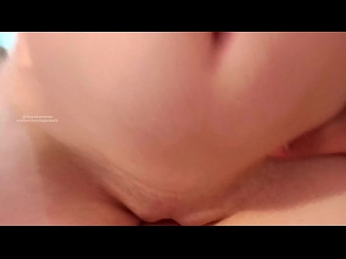 ❤️ Natutulog sa kwarto ni ate at ayun nagising ako ❤️ Sex sa amin